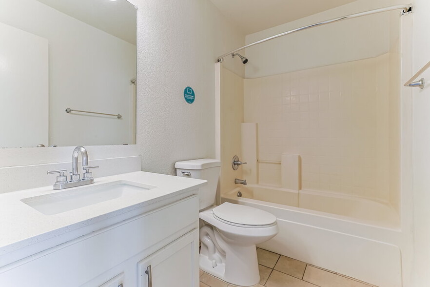 Building Photo - 2513 N 114th Ave