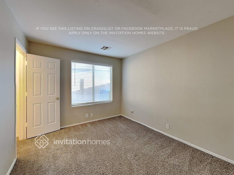 Building Photo - 3544 N Tirol Cir