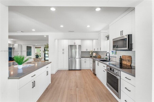 Building Photo - 3291 SW 16th Ln
