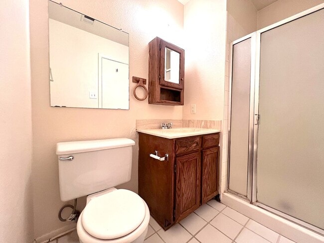 Building Photo - Near Academy Hills Park, Great NE Location...