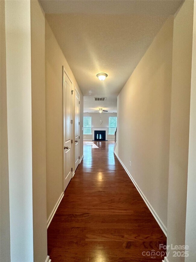 Building Photo - 4531 Hubbard Falls Dr