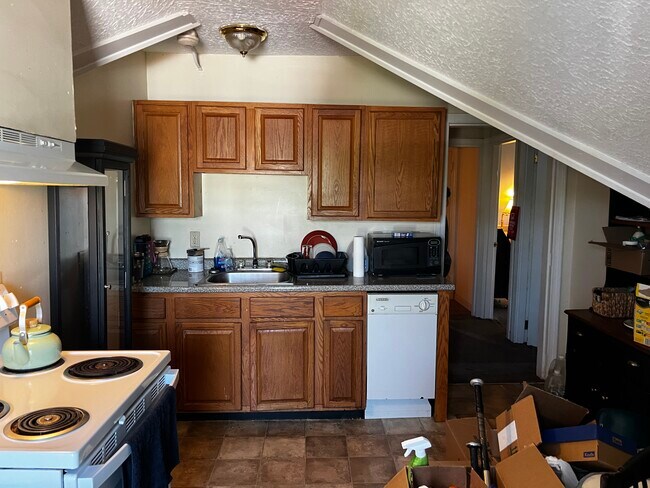 Primary Photo - 44 N Pearl St
