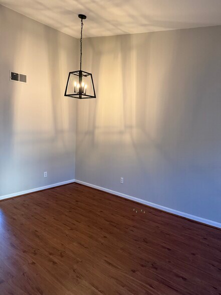 Building Photo - 1414 Deerpond Ln