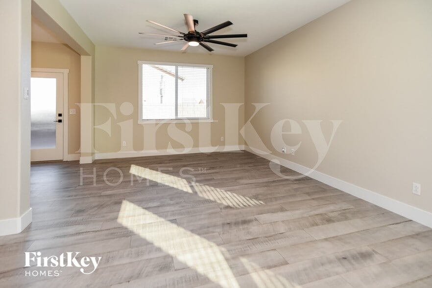 Building Photo - 7380 Benlomond Ave