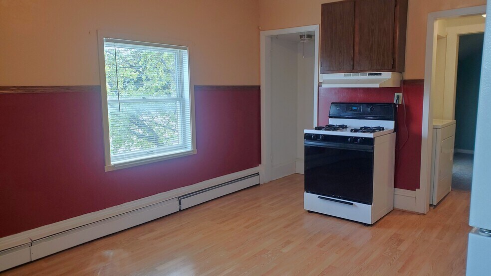 Building Photo - 1050 Curtis St