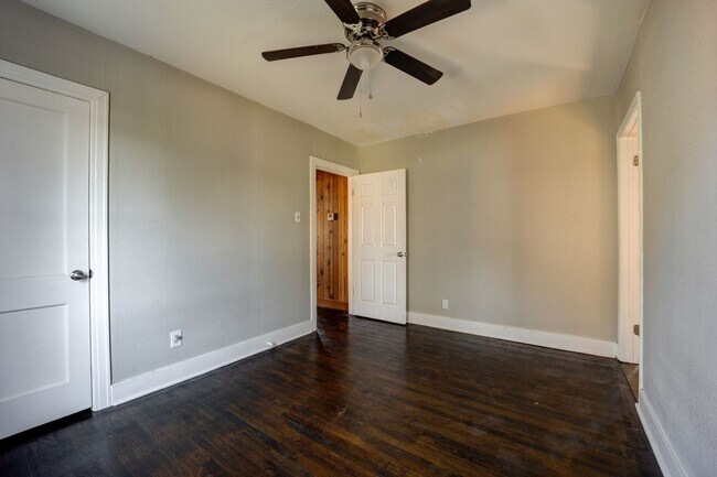 Building Photo - Freshly Updated House (Updated Pictures Coming Soon)