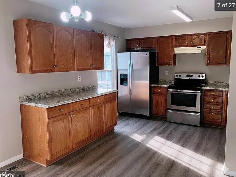 Building Photo - 516 Hollyberry Way