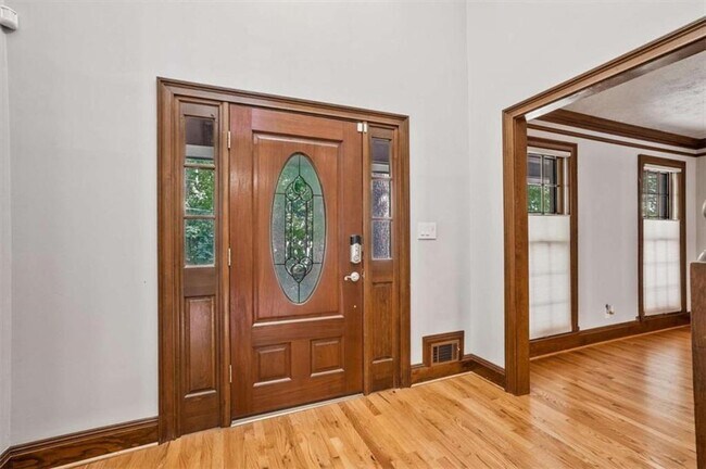 Building Photo - 5741 Wolf Laurel Dr SW