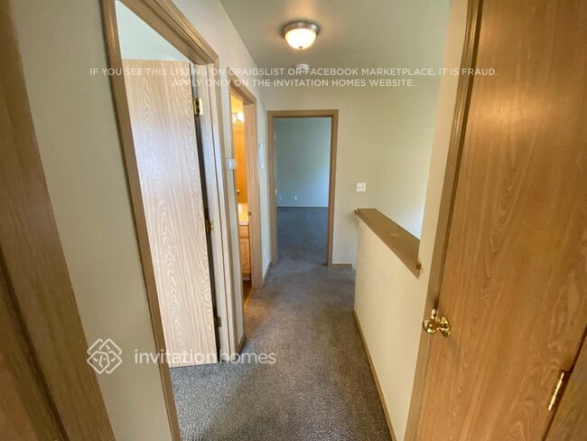 Building Photo - 17902 Panorama Blvd E