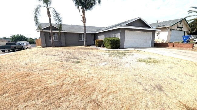 Primary Photo - Sizeable 4 Bedroom 2 Bath Home on large co...