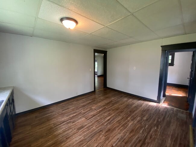 Building Photo - 104 Nicklas Ave