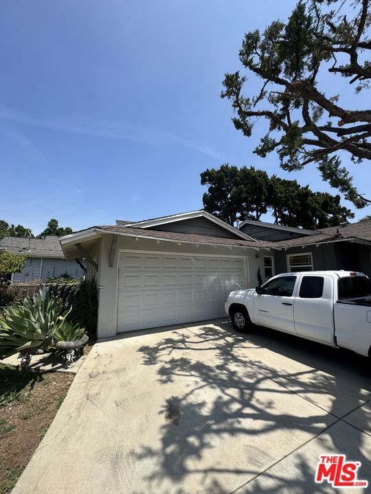Building Photo - 8936 Balboa Blvd