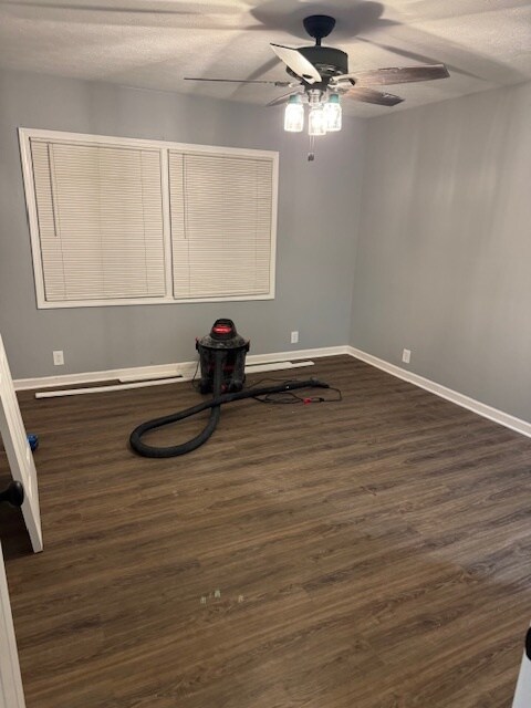 Bedroom 4/Master - 147 Longview Dr