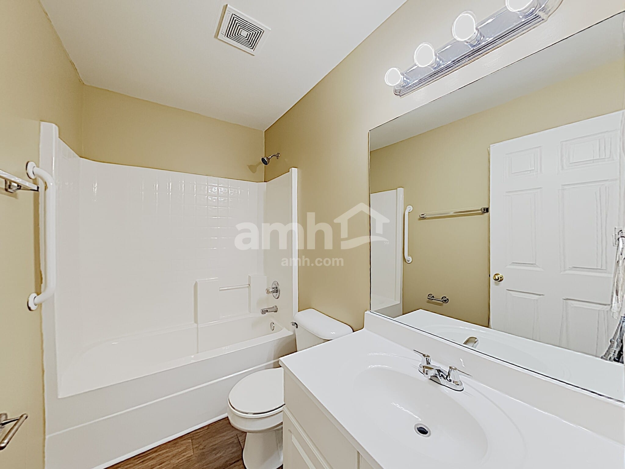 Building Photo - 2925 Burtonwood Dr