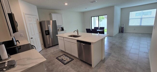 Building Photo - 528 Seafoam Cir