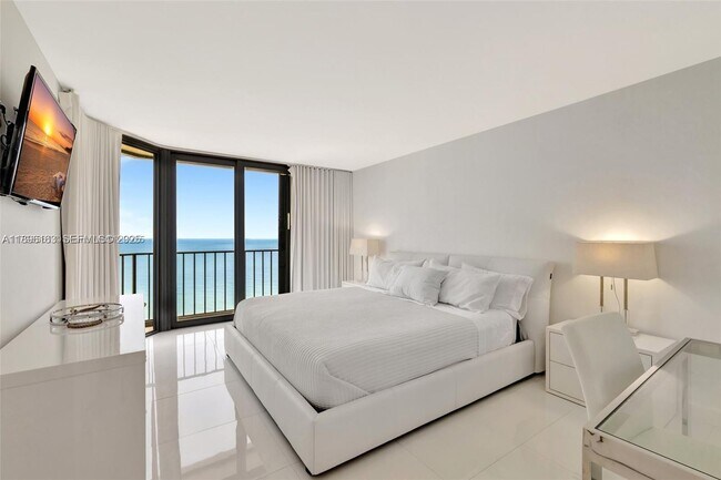 Building Photo - 9650 S Ocean Dr