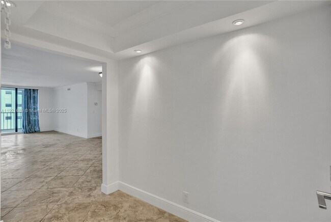 Building Photo - 2401 S Ocean Dr