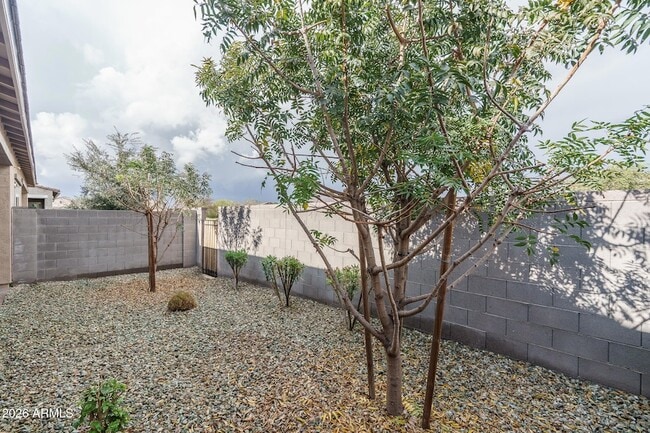 Building Photo - 14058 W Hubbell St