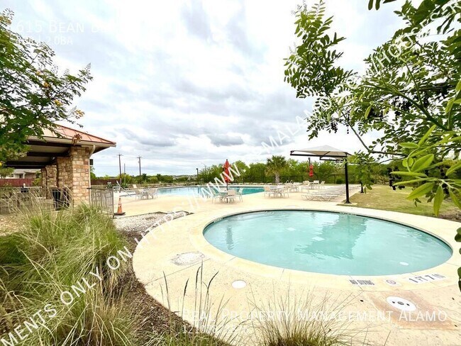 Building Photo - 615 Bean Bnd