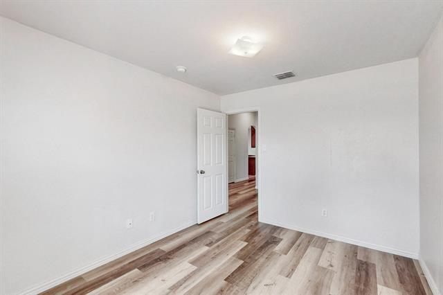 Building Photo - 1216 Lake Forest Dr