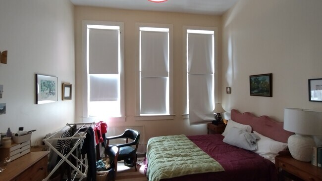 Building Photo - 139 N 4th St