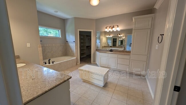 Building Photo - 2009 Moses Creek Ct