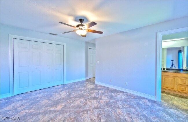 Building Photo - 787 Palm View Dr