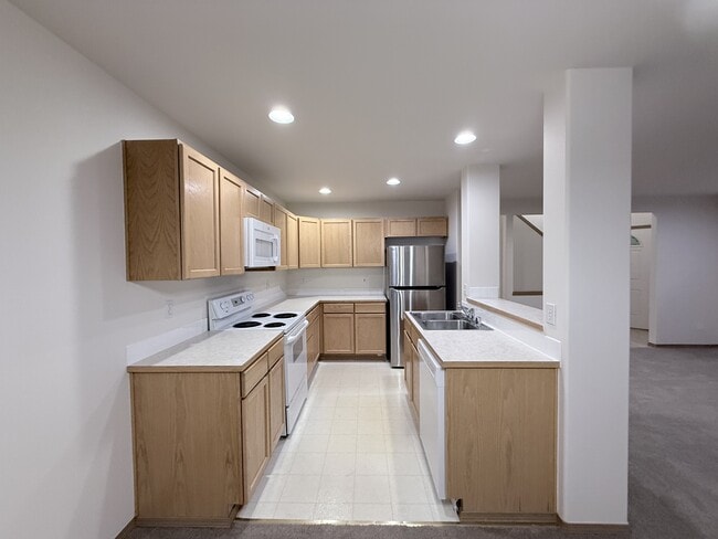 Building Photo - 414 91st Ave SE