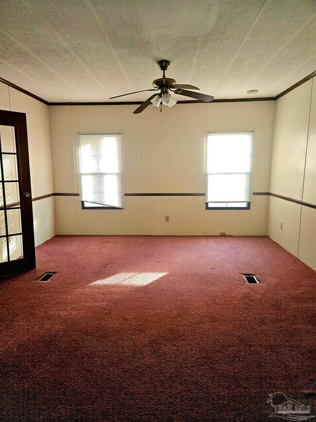 Building Photo - 649 Hwy 95A N