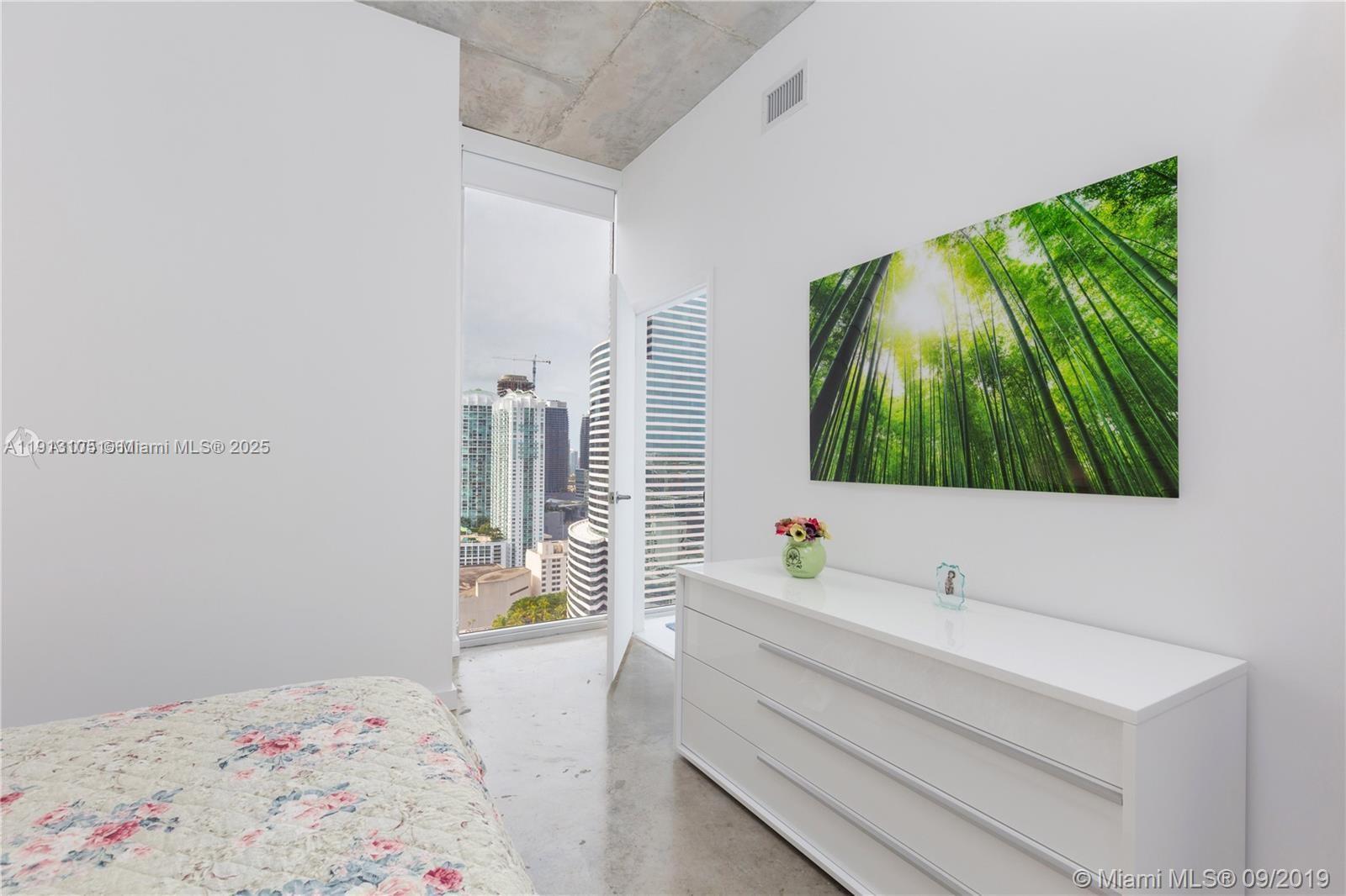 Building Photo - 151 SE 1st St