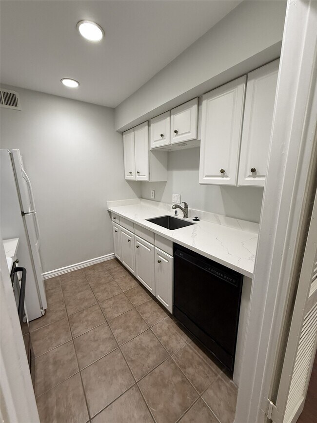 Building Photo - 4645 Wild Indigo St