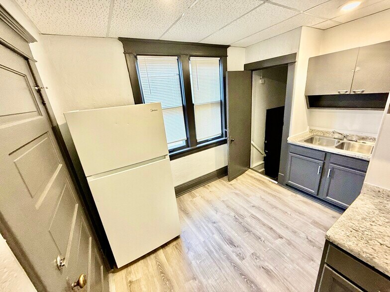 Building Photo - 3321 California St