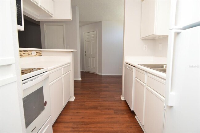 Building Photo - 8630 Mallard Reserve Dr
