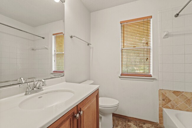 Building Photo - 1714 Blindlake Dr