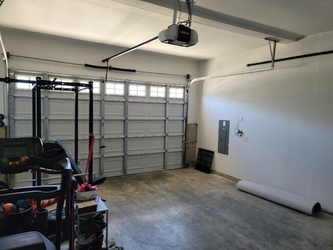 Building Photo - 3 Bedroom Home in Freestone at Bayside