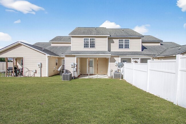 Building Photo - 2 Bed Townhome In Desirable Carolina Forest!