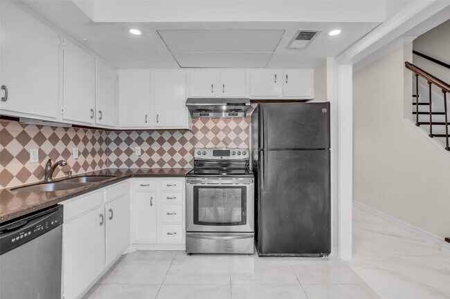 Building Photo - 14715 Barryknoll Ln