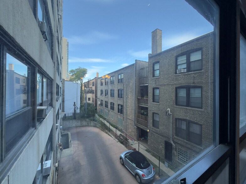 Building Photo - 4180 N Marine Dr