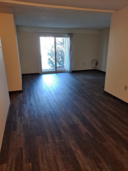 Building Photo - 9 Post Oak Ln