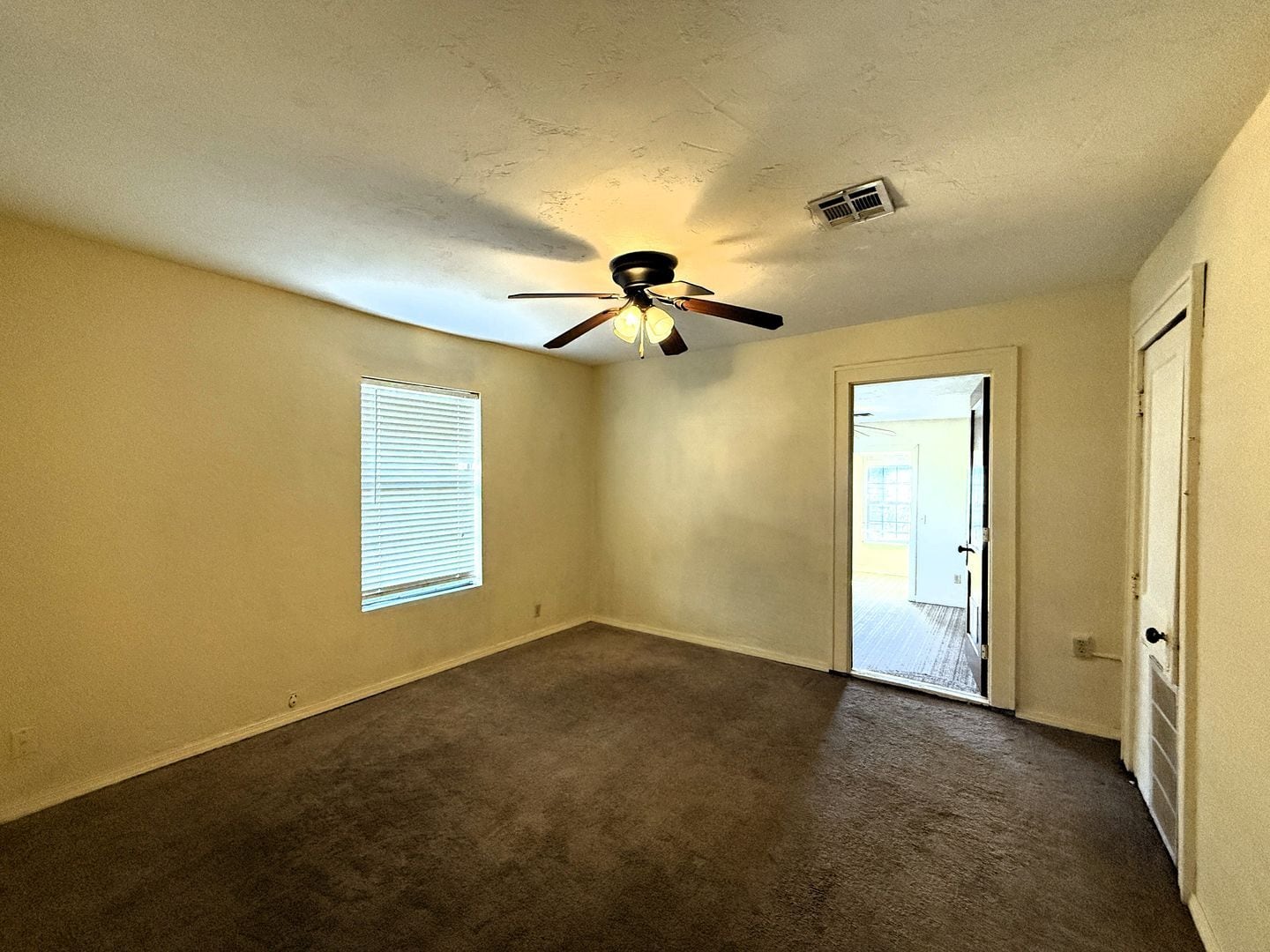 Building Photo - 1800 SW 15th St