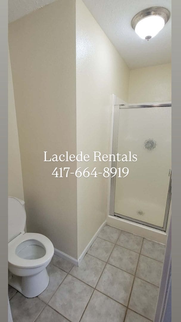 Building Photo - 2 BEDROOM 1 BATHROOM DUPLEX FOR RENT