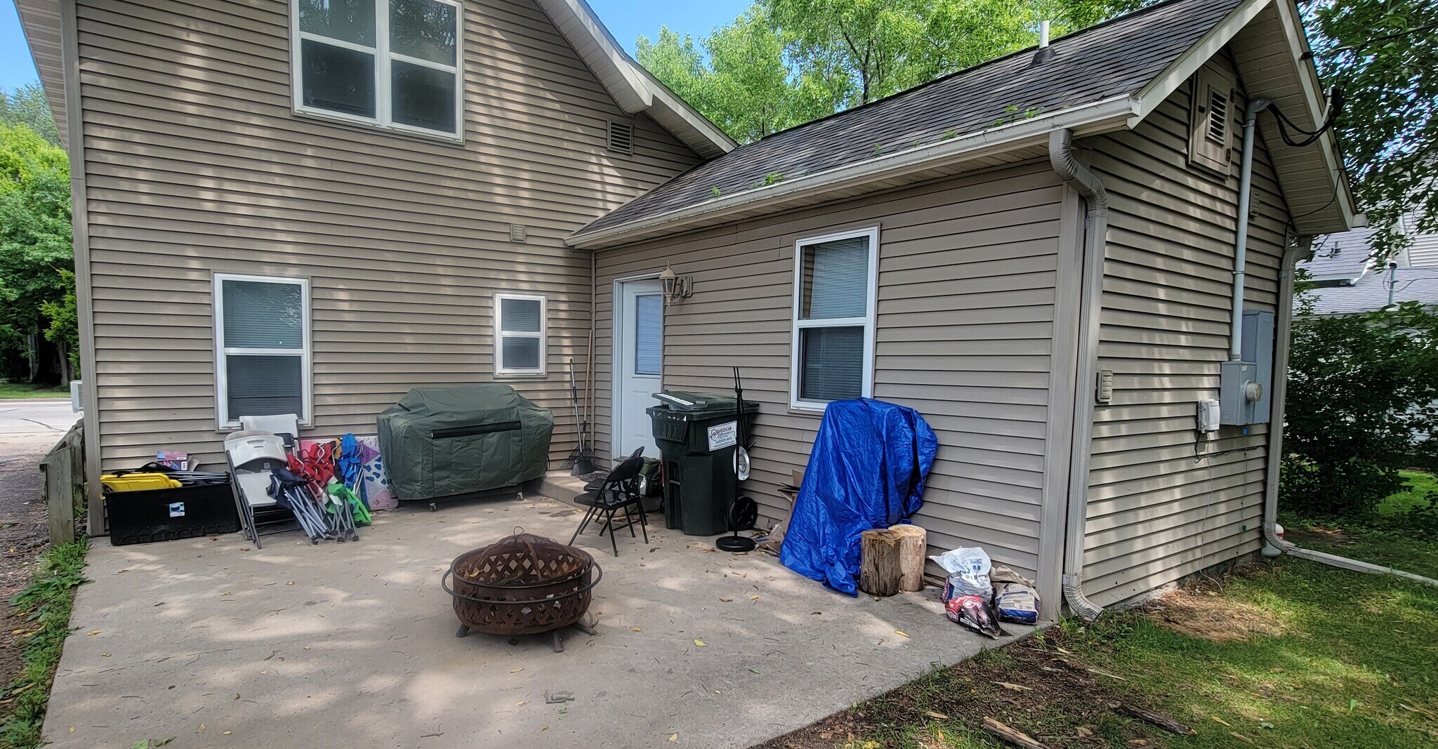 Building Photo - 925 Water St