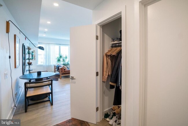 Building Photo - 1324 Frankford Ave