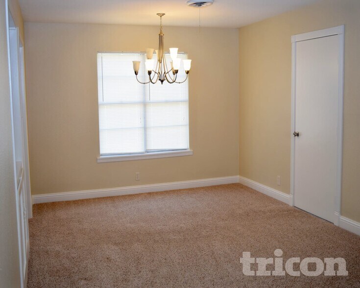 Building Photo - 5636 Wimbleton Way