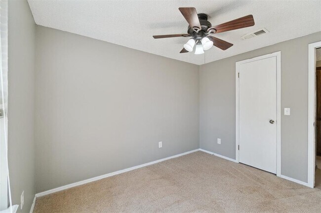 Building Photo - 1205 Swan Lake Rd