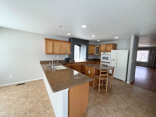 Building Photo - 18744 Burlington Pl