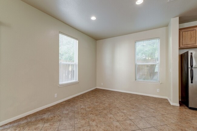 Building Photo - 5304 Evans Ave