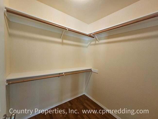 Building Photo - Spacious 4-Bedroom Home in Mary Lake Neighborhood Available Now!