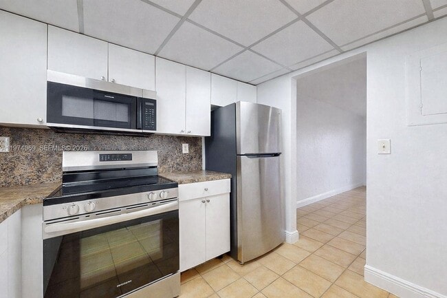 Building Photo - 13715 Kendale Lakes Cir