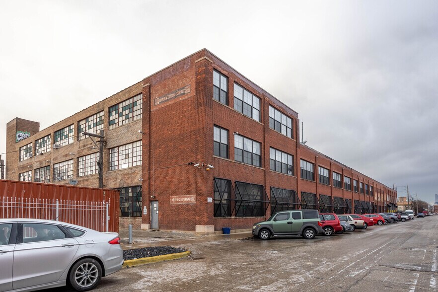 Building Photo - 3134 W Carroll Ave